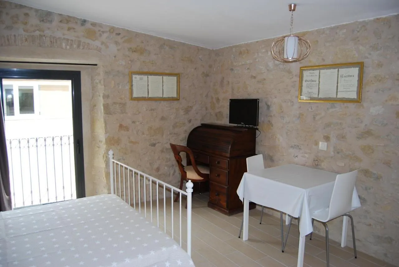 Apartaments Fonda Comerc Torroella de Montgrí 0*,  España